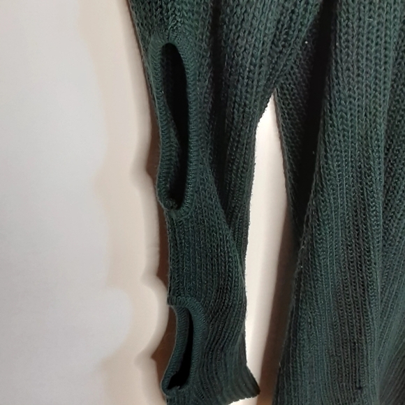 Love marks open shoulder and arms sweater Sz Large - Picture 4 of 6